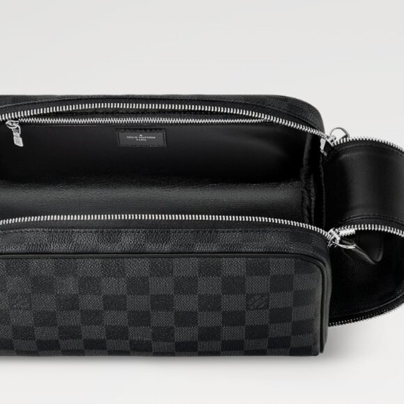 BRAND NEW - LOUIS VUITTON Dopp Kit Toilet Pouch - Picture 2 of 12